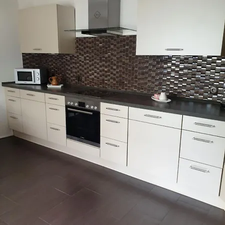 Bei Ingrid Schoeneweide